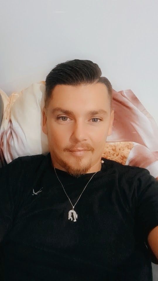 Profil de Housseine